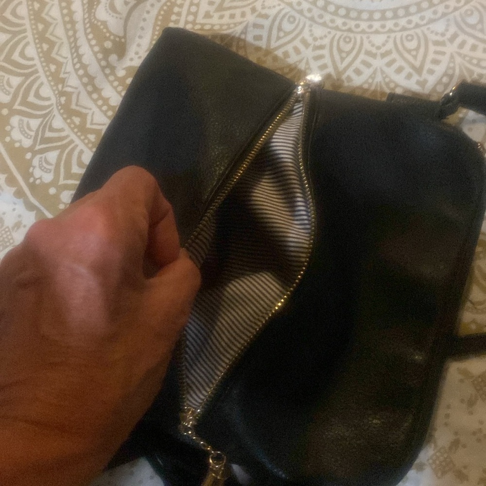 Medium Sized Purse - Picture 7 of 11